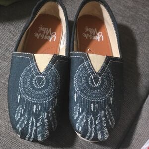 Yes We Vibe Women's  Canvas Slip-On Shoes with Dreamcatcher Print